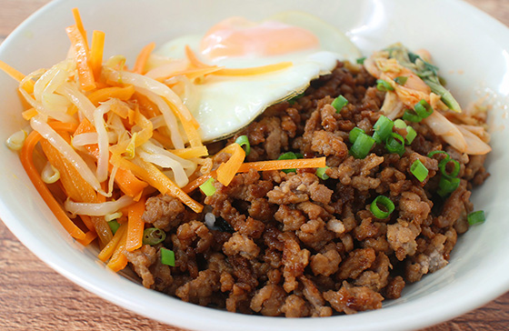 宮殿ビビンバ風丼